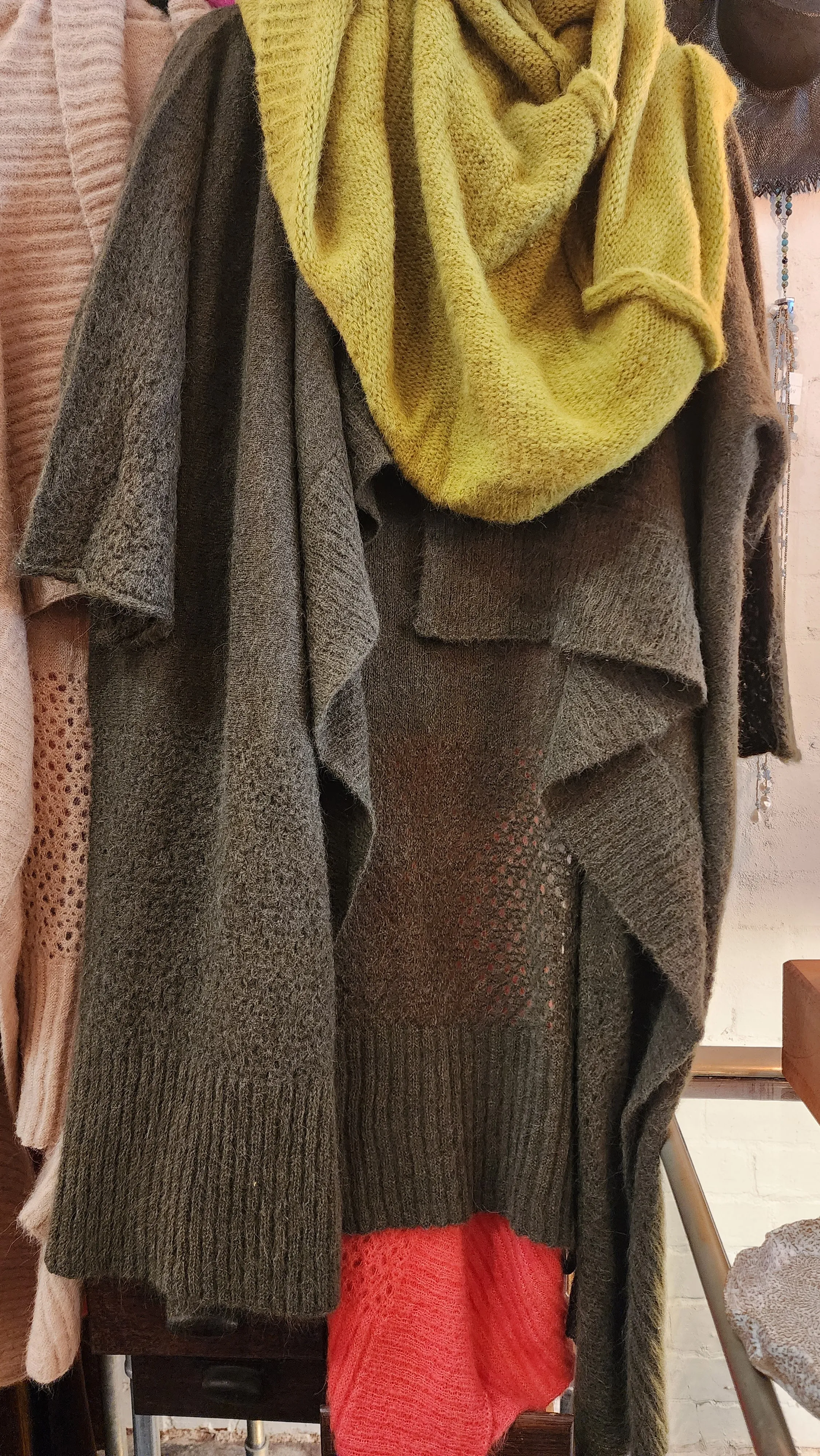 Light weight capelet / shrug (Alpaca)