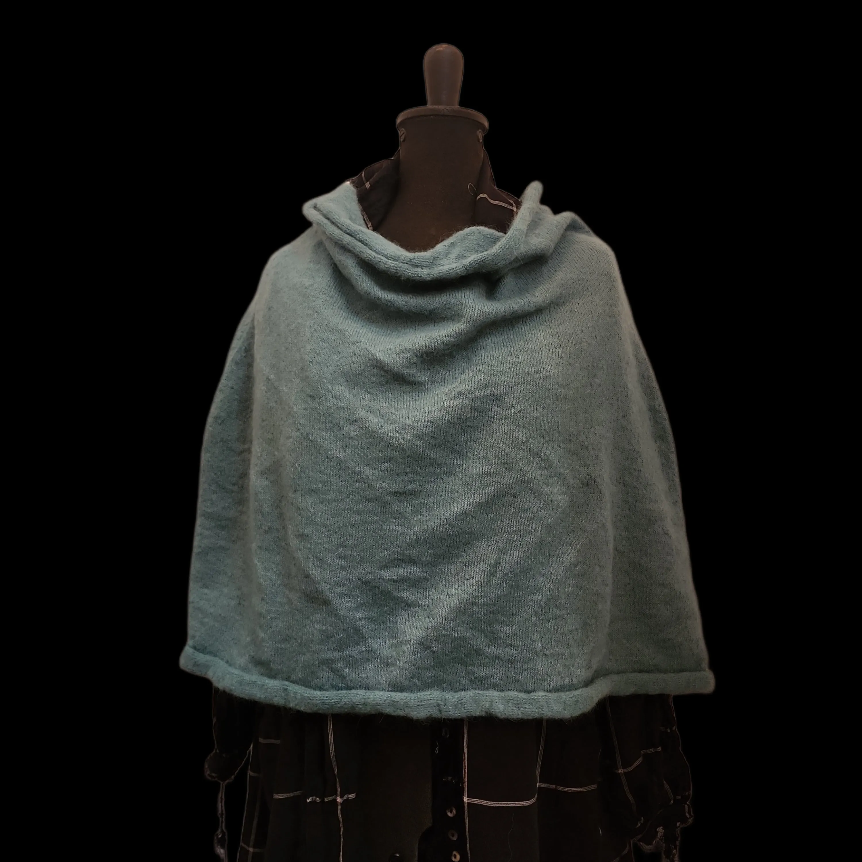 Light weight capelet / shrug (Alpaca)