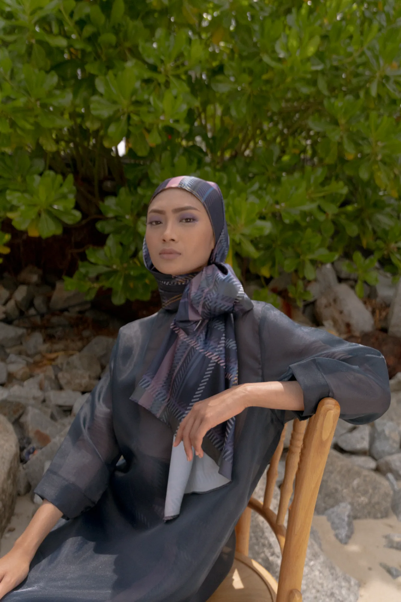 Maharani Shawl in Navy Blue / Purple