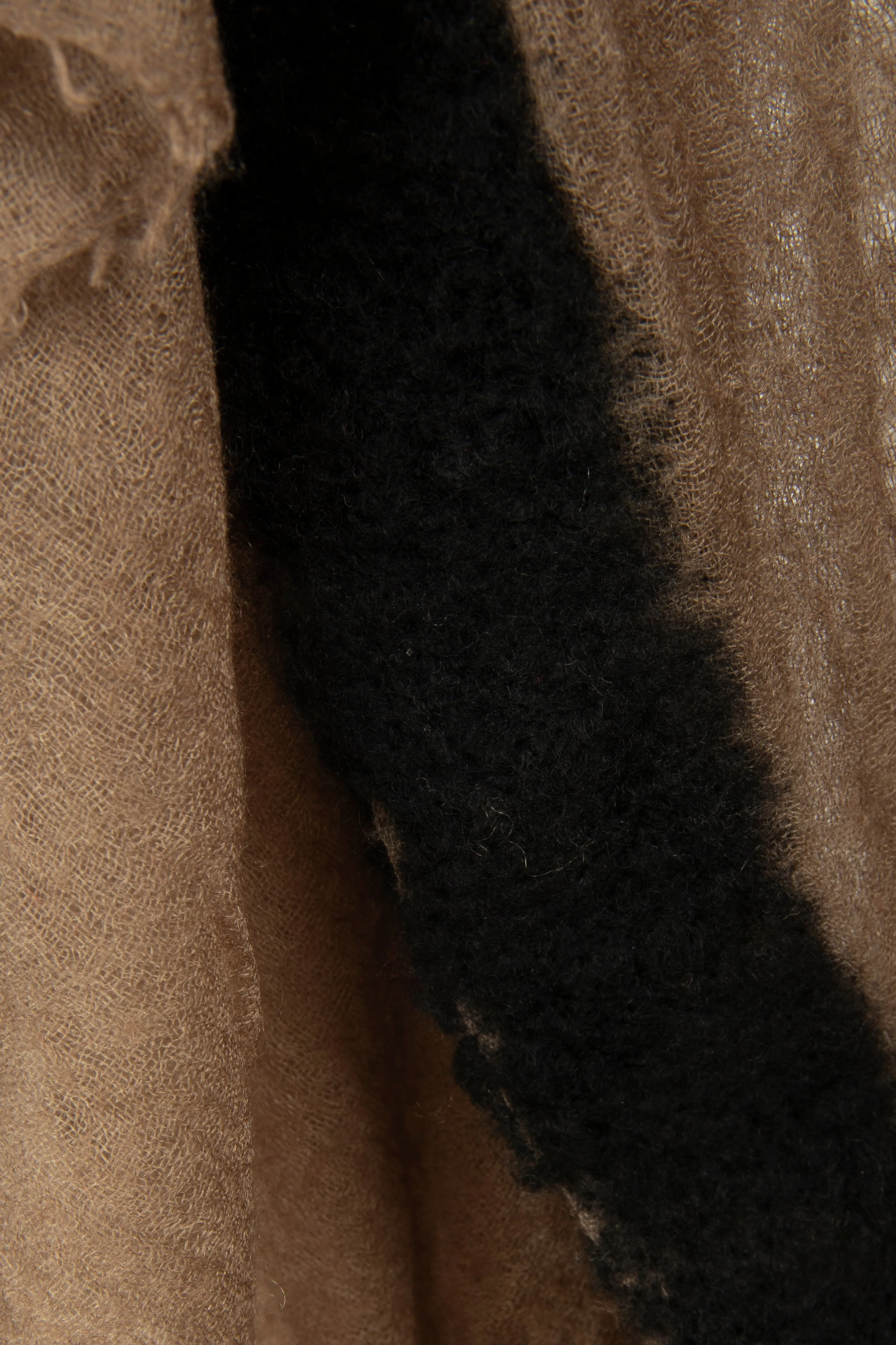 Souffle Semi Felted W/Felting (Cashmere) Brown & Black felt